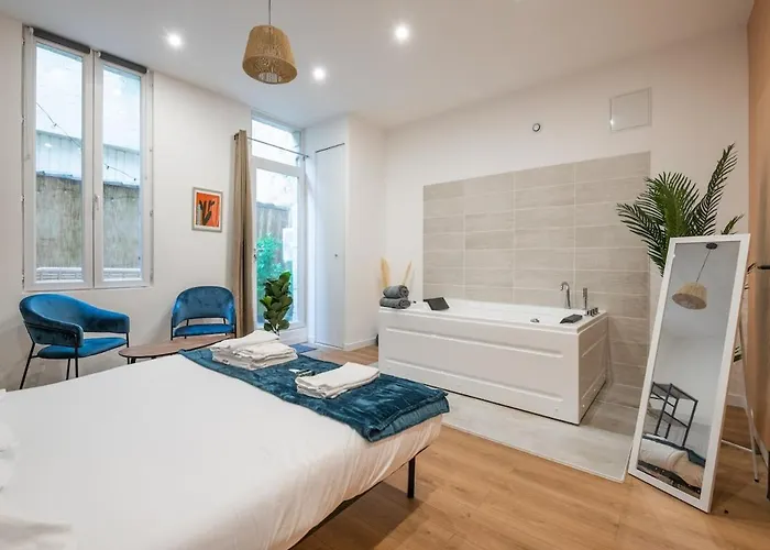 Cocon Avec Jacuzzi - Centre